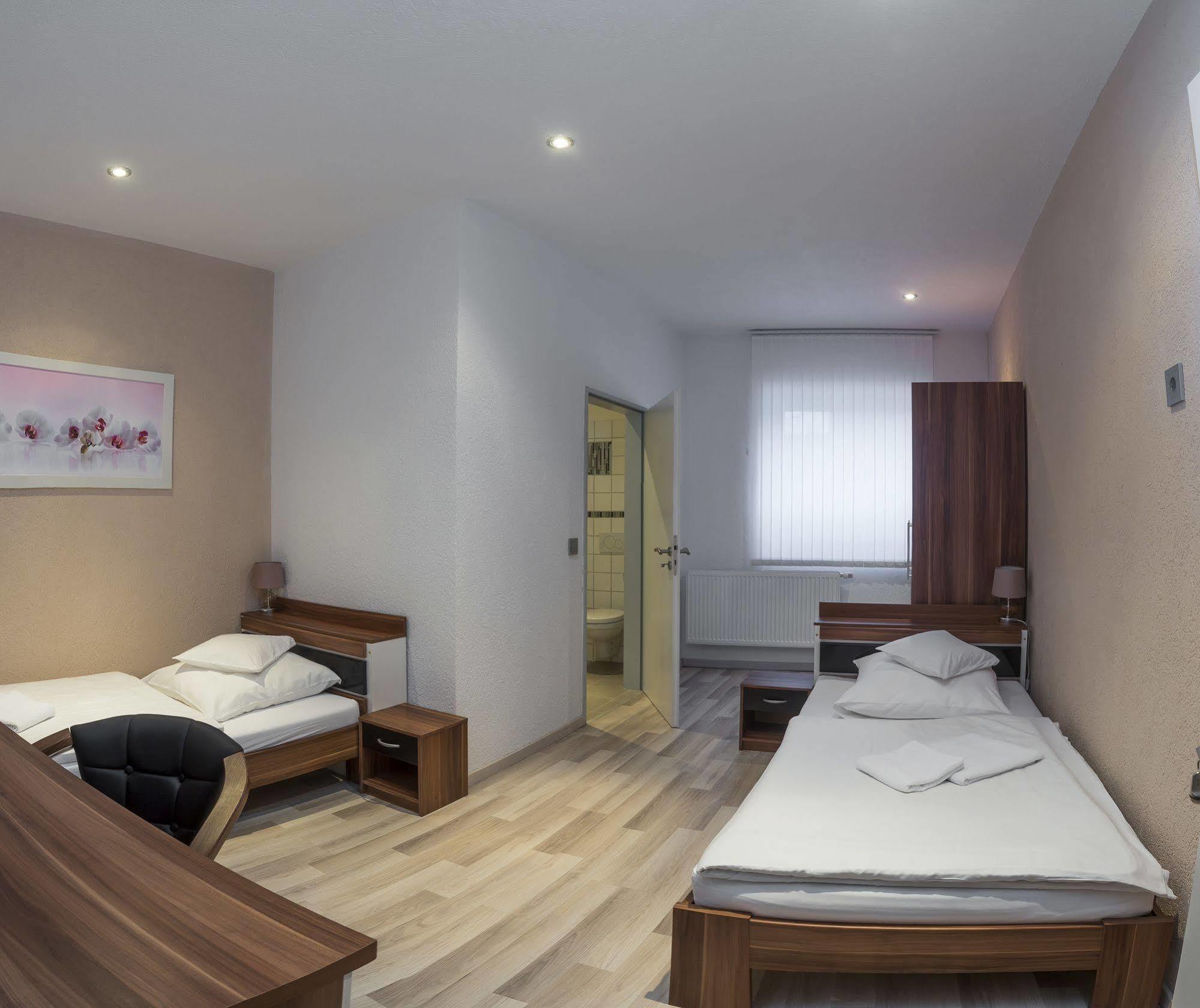 Pension Donau Grill Hannover Exterior foto