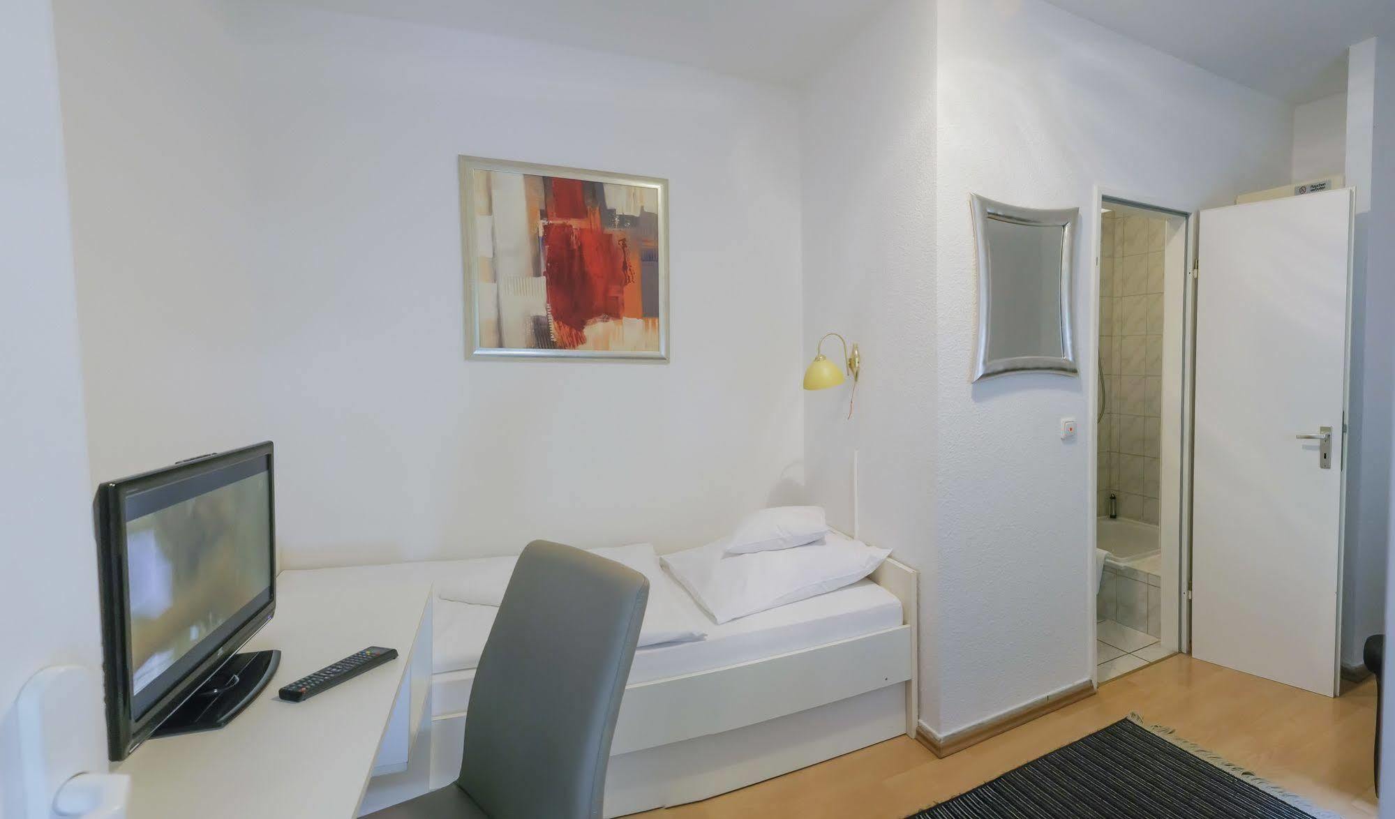 Pension Donau Grill Hannover Exterior foto